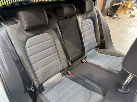 Volkswagen Golf 2.0 Golf R-Line Edition TDI BlueMotion Technology 5dr 63