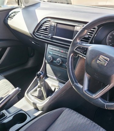 SEAT Leon TSI SE TECHNOLOGY LOOK! JUST £35 ROAD TAX! 6 SERVICES CAMBELT RELACED @64K 3