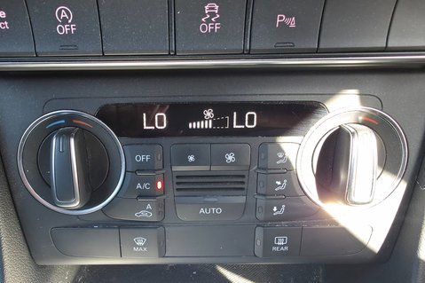 Audi Q3 TFSI S LINE NAVIGATION.. 6 SERVICES.. 1 PREVIOUS KEEPER.. STUNNING EXAMPLE 17