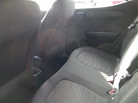 Hyundai i10 MPI SE CONNECT ONLY 16,000 MILES FROM NEW 13