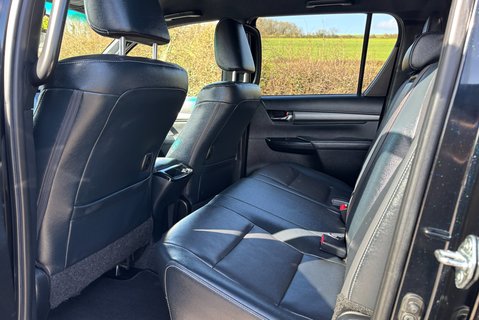 Toyota Hilux Invincible X 4WD 2.8 D-4D Double Cab Pickup - Hardtop Canopy 16