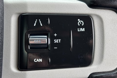 Land Rover Defender 110 D250 Hard Top SE MHEV - No VAT 37