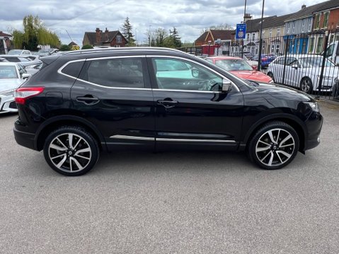 Nissan Qashqai 1.6 dCi Tekna XTRON 2WD Euro 5 (s/s) 5dr 7