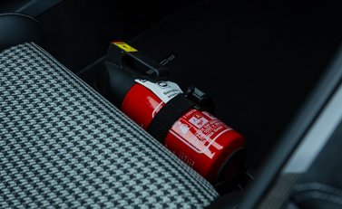 Porsche Cayman GT4 (718) 19