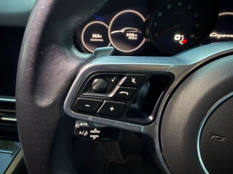 Porsche Cayenne V6 PLATINUM EDITION 36