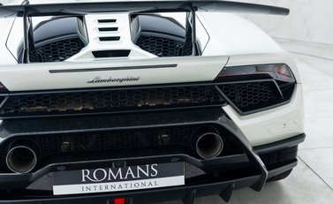 Lamborghini Huracan Spyder LP640-4 Performante 31