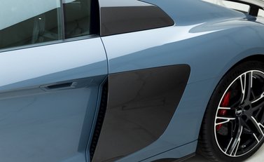 Audi R8 V10 Performance Carbon Black 23