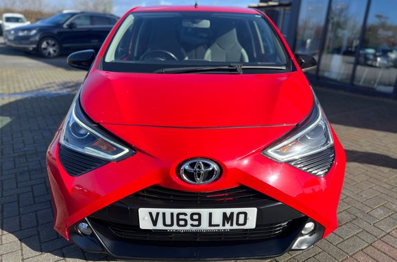 Toyota Aygo VVT-I X-TREND X-SHIFT 5 DOOR AUTO 4