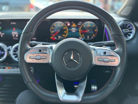 Mercedes-Benz GLB 2.0 GLB220d AMG Line (Premium Plus) SUV 5dr Diesel 8G-DCT 4MATIC Euro 6 23