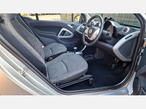 Smart Fortwo Coupe 1.0 MHD Passion Coupe 2dr Petrol SoftTouch Euro 5 (s/s) (71 bhp) 9