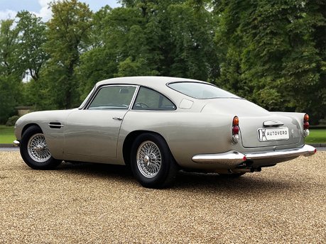 Aston Martin DB5 Superleggera 7