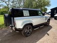 Land Rover Defender X-DYNAMIC S MHEV 18