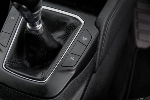 Ford Kuga TITANIUM EDITION 35