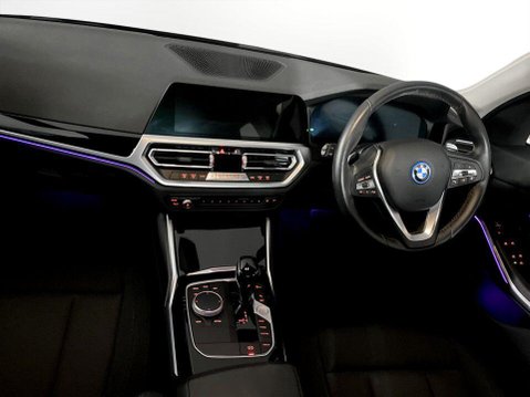 BMW 3 Series 2.0 330e 12kWh SE Pro Saloon 4dr Petrol Plug-in Hybrid Auto Euro 6 (s/s) (2 18