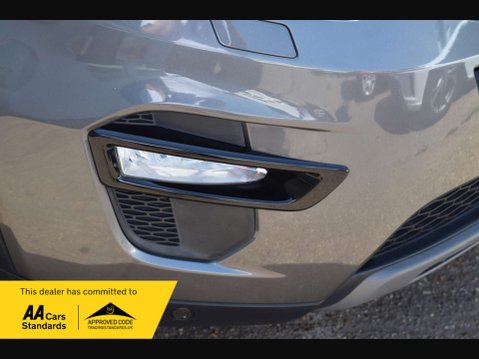 Land Rover Discovery Sport 2.0 Discovery Sport SE Tech TD4 Auto 4WD 5dr 12