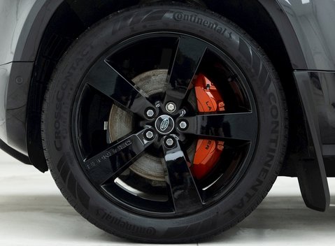 Land Rover Defender 90 X D300 8