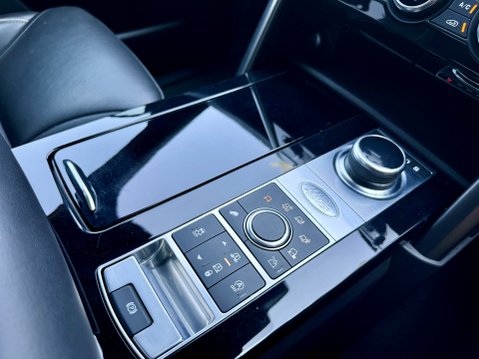 Land Rover Discovery SD6 HSE 53