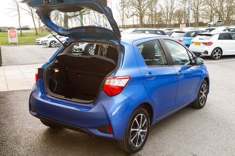 Toyota Yaris VVT-I ICON TECH 34