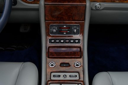 Rolls-Royce Corniche V Convertible 28