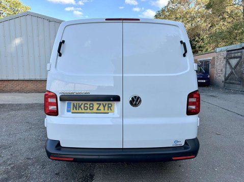 Volkswagen Transporter 2.0 TDI T32 Startline DSG FWD SWB Euro 6 (s/s) 5dr 6