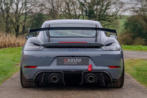 Porsche 718 GT4 RS 32