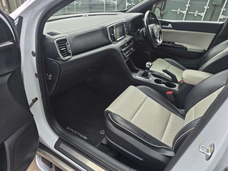 Kia Sportage 2.0 CRDi GT-Line SUV 5dr Diesel Auto AWD Euro 6 (134 bhp) 42