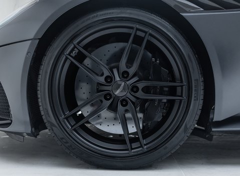 Aston Martin DBS Superleggera 29