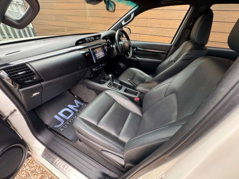 Toyota Hilux 2.4 HI-Luxury Invincible X D-4D 4WD Double Cab Auto 4WD 5dr 34