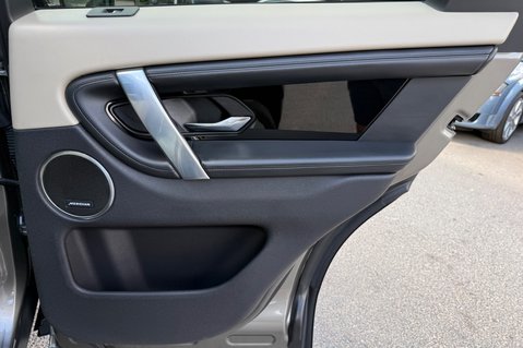 Land Rover Discovery Sport HSE MHEV -PAN ROOF -APPLE CARPLAY -MERIDIAN -ELECTRIC TOWBAR 37