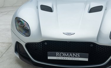 Aston Martin DBS Superleggera 29