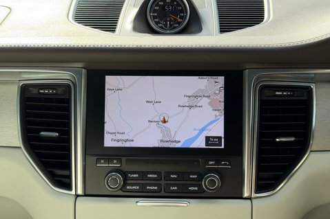 Porsche Macan TURBO PDK - HUGE SPEC - PAN ROOF - BOSE - CARPLAY 48