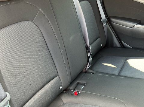 Hyundai KONA GDI PREMIUM 38