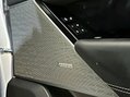 Land Rover Range Rover Velar R-DYNAMIC HSE 18