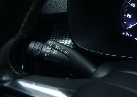 Volvo XC40 1.5 XC40 R-Design T5 Recharge Auto 5dr 36