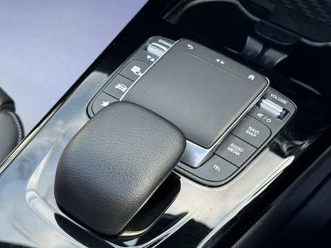 Mercedes-Benz CLA Class 2.0 CLA220d AMG Line (Premium Plus) Shooting Brake 8G-DCT Euro 6 (s/s) 5dr 43