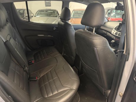 Mitsubishi L200 2.5 DI-D Barbarian Auto 4WD Euro 5 4dr (LB) 27