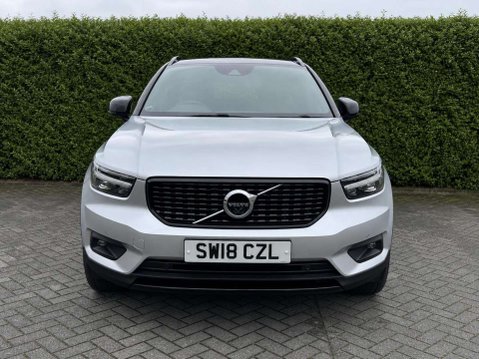 Volvo XC40 2.0 D4 First Edition SUV 5dr Diesel Auto AWD Euro 6 (s/s) (190 ps) 3