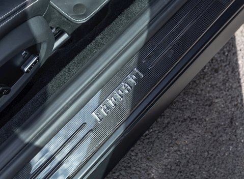 Ferrari GTC4 Lusso 22