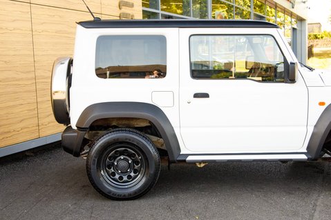Suzuki Jimny SZ4 7