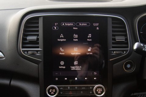 Renault Megane ICONIC E-TECH 22