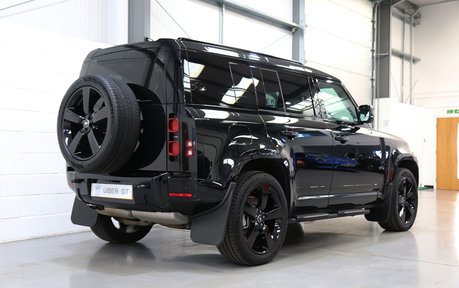 Land Rover Defender x-Dynamic HSE D350 - Huge Specification 3