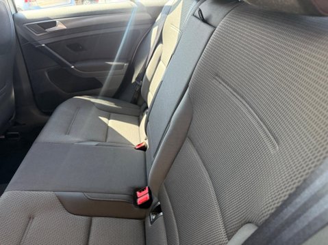 Volkswagen Golf 1.0 TSI BlueMotion Tech SE Nav DSG Euro 6 (s/s) 5dr 22