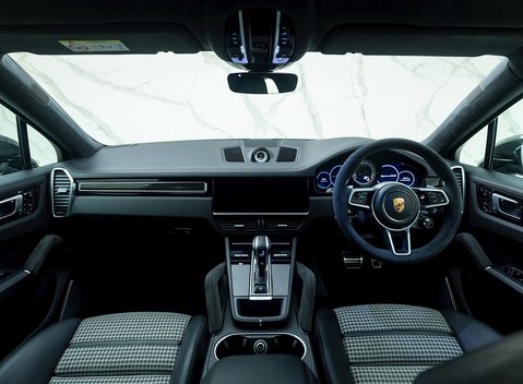 Porsche Cayenne GTS Coupé 16