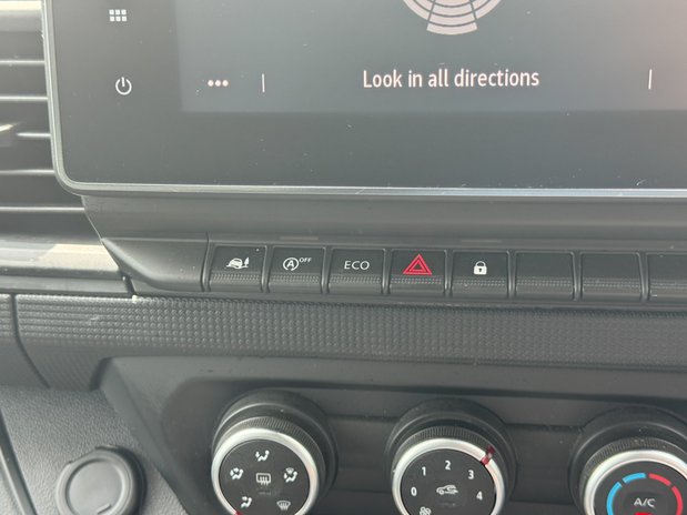 Renault Trafic LWB L2H2 [SOLD MT] High Roof Business LL30 Air Con Sensors Cam EURO 6 42