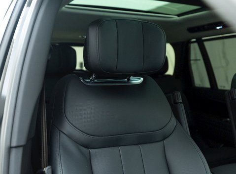 Land Rover Range Rover D350 Autobiography LWB 7 Seater 11
