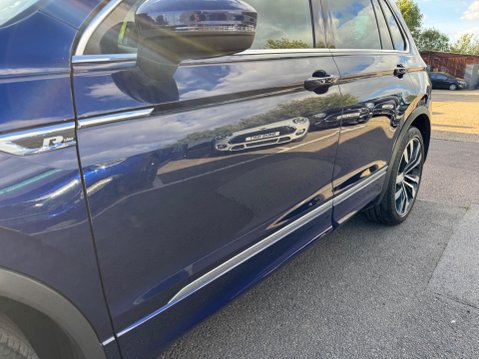 Volkswagen Tiguan R LINE TSI BMT 4MOTION DSG 31