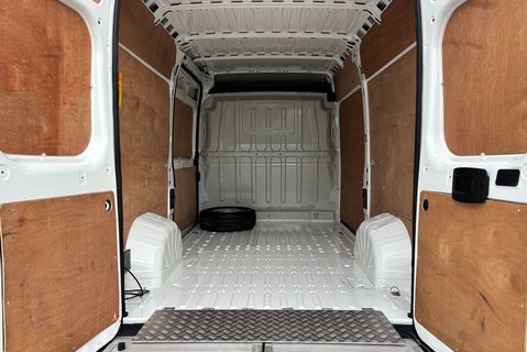 Citroen Relay 35 L2H2 Enterprise Panel Van with Tail Lift 14