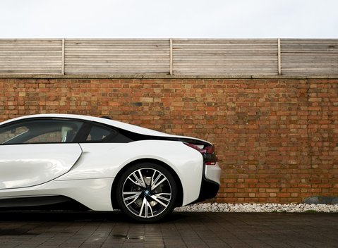 BMW I8 26