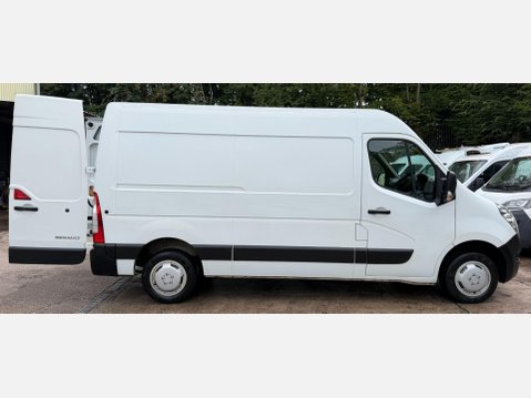 Renault Master 2.3 dCi 33 Business+ Panel Van 5dr Diesel Manual FWD MWB Medium Roof Euro 5 10