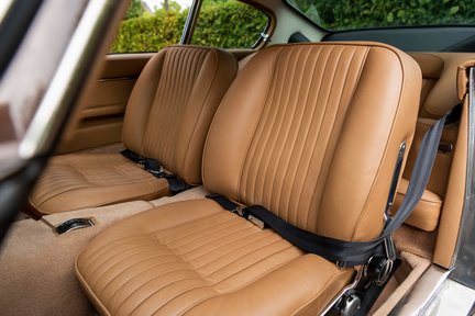 Aston Martin DB6 MKII 27